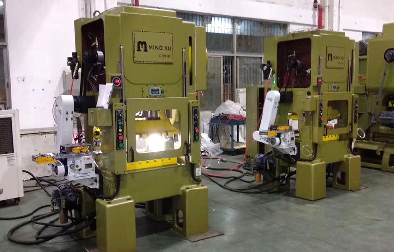 Mingxu punching machine with JoeSure high-speed gripper feeder out machine